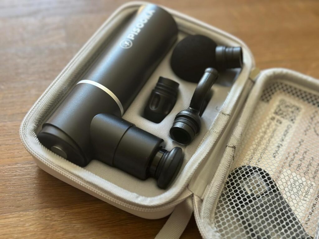 PISOOKA X Massagepistole Test: Ultraleicht, kraftvoll und perfekt für unterwegs